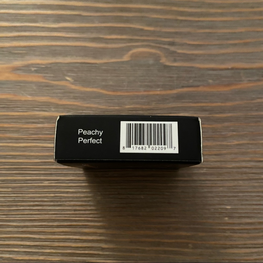 Violet Voss | Radiant Blush in Peachy Perfect - Picture 3 of 3